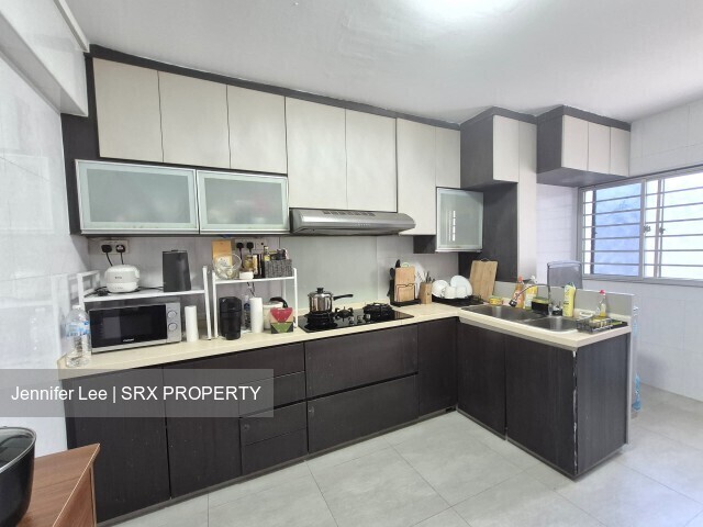 Blk 336 Jurong East Avenue 1 (Jurong East), HDB Executive #554730001